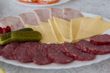 cutting the Breakfast