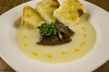Cauliflower Soup With Mushrooms and Toast