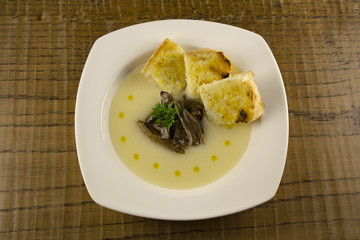 Cauliflower Soup With Mushrooms and Toast
