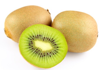 Obraz premium fresh green kiwi fruits isolated on a white background
