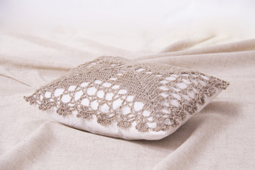 Декоративная подушка вязанная крючком