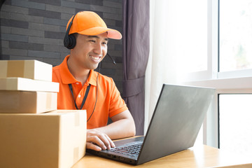 Delivery call center online operator