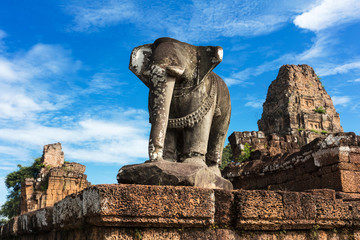 Fototapeta na wymiar ancient elephant sculpture