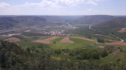 Fototapeta na wymiar Surroundings of the village of Medinaceli in Soria