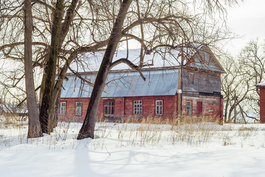 Нижегородская область, одно из зданий усадьбы Репниных-Волконских в селе Николо-Погост