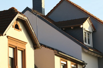 Häuser und ihre Dächer in einer Reihe, Haus und Dach