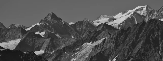 Zelfklevend Fotobehang Mountain peaks in the Swiss Alps © u.perreten