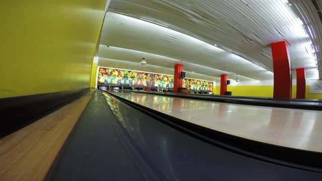 play bowling in a mall