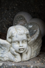 Fototapeta premium dekoration in einer urnennische auf einem friedhof