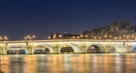 Fototapeta na wymiar The pont neuf in evening, Paris.
