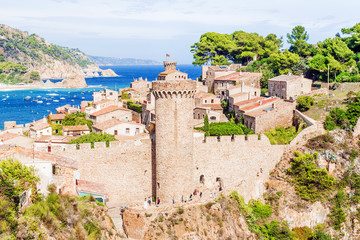 Fototapeta na wymiar castle in Tossa de Mar, Spain
