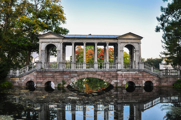 Fototapeta na wymiar Marble bridge in Tsarskoe Selo park, St. Petersburg