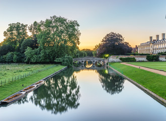 Fototapeta premium Evening panoramic view of Cam river at sunset in Cambridge, UK