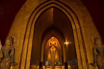 Fototapeta premium Interior Ananda temple in Bagan