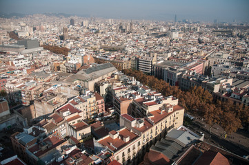 Fototapeta na wymiar Vista aérea de la ciudad de Barcelona