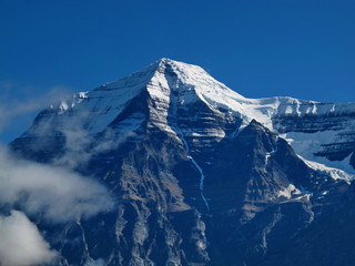 Fototapeta na wymiar Mount Robson, der höchste Berg der kanadischen Rocky Mountains