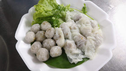 Tapioca Balls with Pork Filling and  Steamed rice-skin dumplings