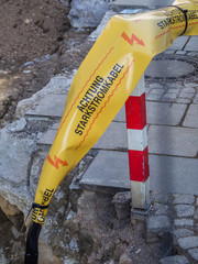 Achtung Stromkabel Baustelle