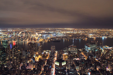 Obraz premium Aerial view of New York City at night