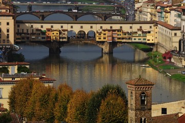 Obraz premium Old Bridge on Arno River in Florence, Italy