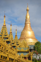 Fototapeta premium Shwedagon Pagoda, landmark of Yangon, Myanmar