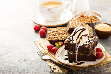 Fudgy brownies with nuts and caramel