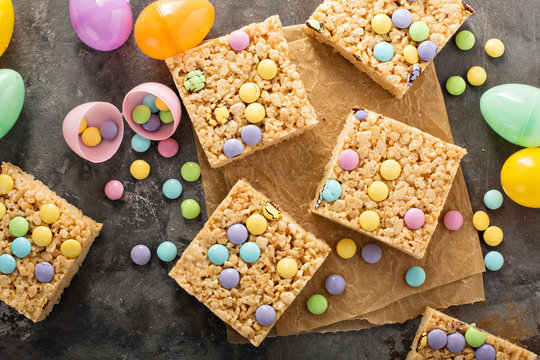 Rice krispies treats with candy