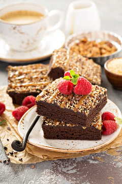 Fudgy brownies with nuts and caramel