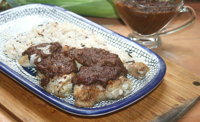 Mexican chocolate mole sauce, spicy chocolate mole, Mexican food, chocolate, coconut, spicy pepper, exotic kitchen, kitchen Islands, chocolate mole with chicken and wild rice