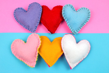 Corazones de fieltro