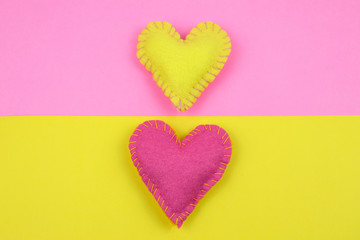 Corazones de fieltro