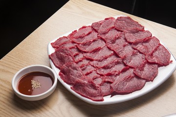 korean style raw beef sashimi