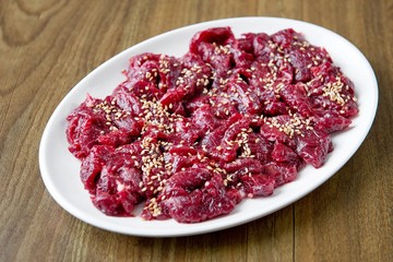  Korean-style raw beef sashimi