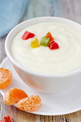 Semolina with candied fruit