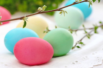 Obraz na płótnie Canvas Colored easter eggs on the table