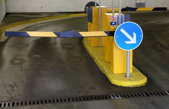 Parkhaus Schranke Einfahrt