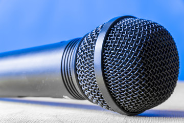 Dynamic Mircophone Laying Flat