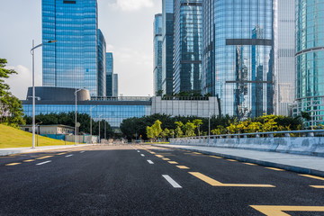 Obraz premium urban traffic road with cityscape in modern city of China.