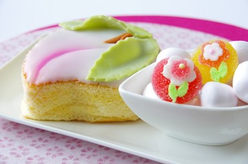 桃の節句　桃カステラ