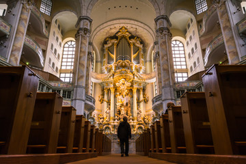 Obraz premium Dresden Frauenkirche Interior Architecture Ornate Decoration Religion Altar Worship Area