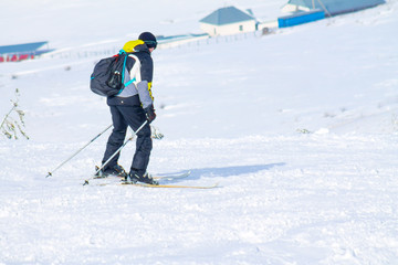 
mountain-skier