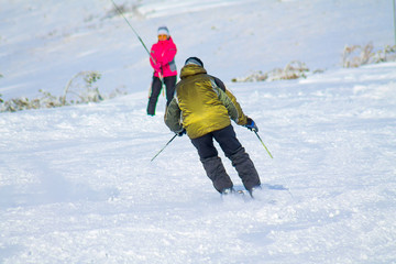 
mountain-skier