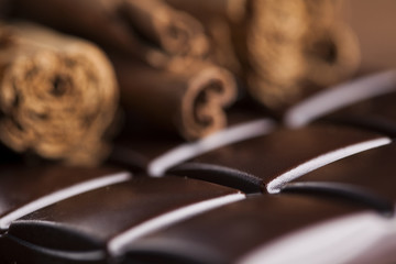 Cinnamon, Dark chocolate with candy sweet