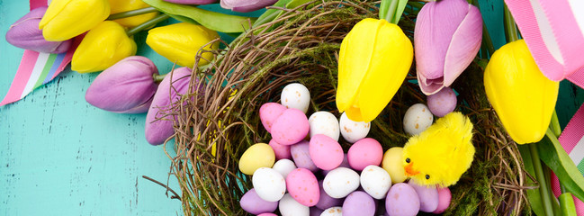 Fototapeta na wymiar Happy Easter Social Media Banner