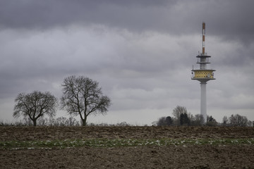 Obraz premium Fernsehturm in Rheinhessen