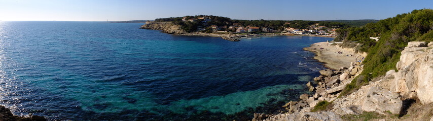 Fototapeta premium De la calanque de Tamaris à Cap Couronne
