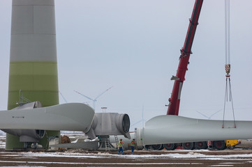 WIND FARM - assembly of the wind turbine