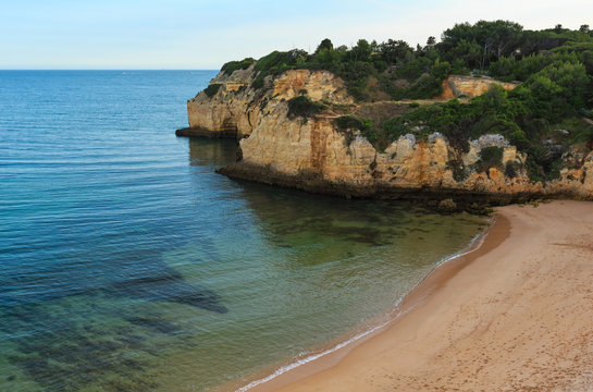 Praia dos Tremocos (Lagoa, Portugal).