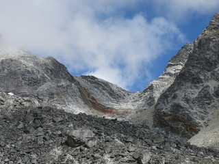 Steep Cho La mountain pass. Popular trekking route from Gokyo to Everest base camp.