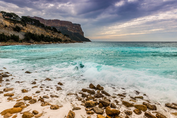 Plage de Cassis et le Cap Canaille, Bouches-du-Rhône, Provence, France